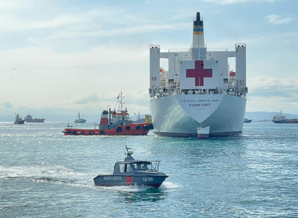 La visita del #USNSComfort a Manabí, Ecuador, fue mucho más que una misión médica. Además de ofrecer servicios de salud gratuitos, el Comfort lideró proyectos de desarrollo comunitario y organizó actividades para niños y jóvenes con el objetivo de fortalecer el tejido social y