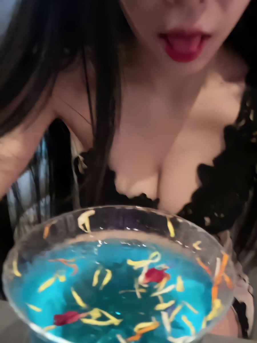 闺蜜已经喝醉了，又要出大事了。