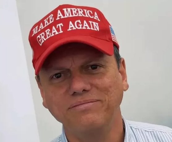 Oq vão usar a imagem do tarcisio com o boné do MAGA na campanha😂… ele deve se arrepender profundamente desse dia

Imagens que envelheceram mal