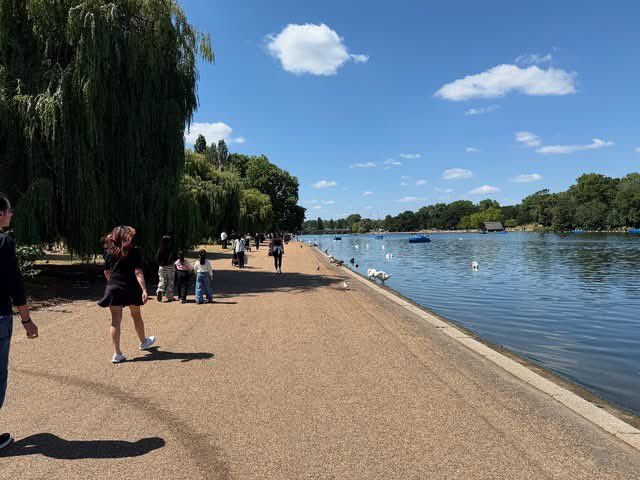 JulianLennon's tweet image. 🥰🙏🏻😘
Lovely Londinium…
Quick flashback to a walkabout, around Hyde Park last week, after 8 hours in the Studio, finishing up some soon to be released New/Old Music… 😅
Thankful 🙏🏻