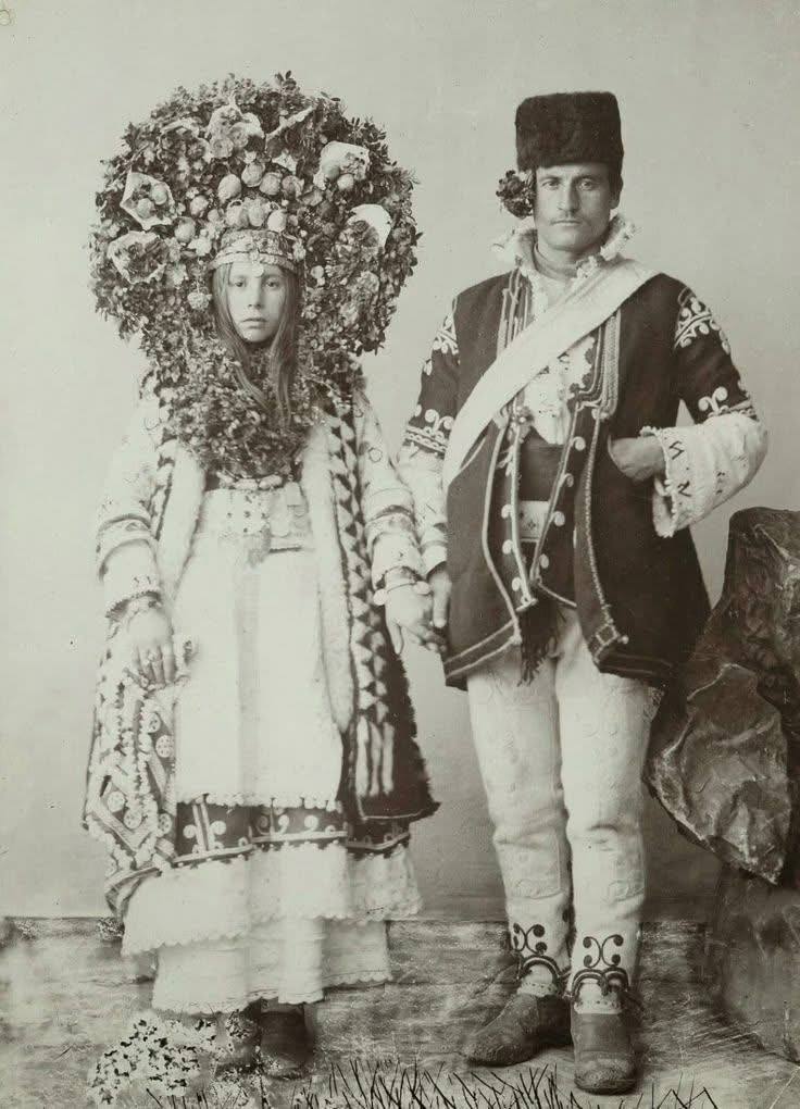 1892 wedding photo from a village near Sofia, Bulgaria 🇧🇬
