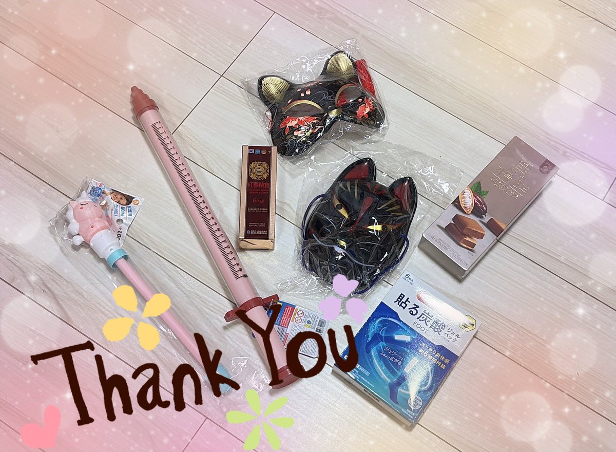 いろんな小道具にお土産💖猫のお面かわいい🐈💕