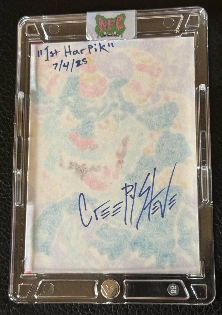 FunkoAddict_TeK's tweet image. Holy Moly! 🤯 He Snapped!! I cant say thank you enough to Creepy Steve @NFCreeps for this siiick sketch card. If ya dont already follow em’, go smash that button.
His rendition 💙🩷💛 #IYKYK