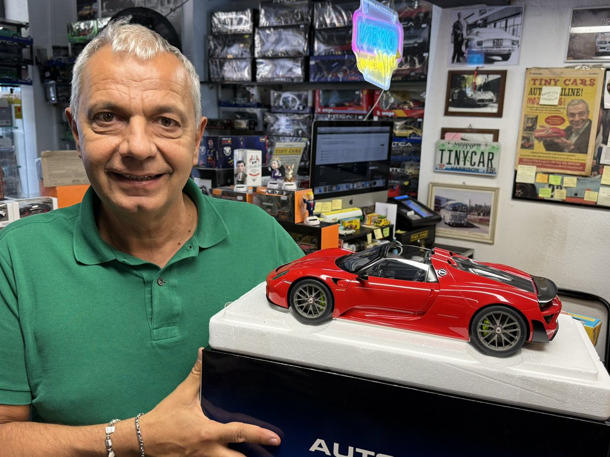 cars_tiny's tweet image. Porsche 918 Autoart scala 1:12 #inycars #autoart #scala112 #diecast  #porsche #porsche918