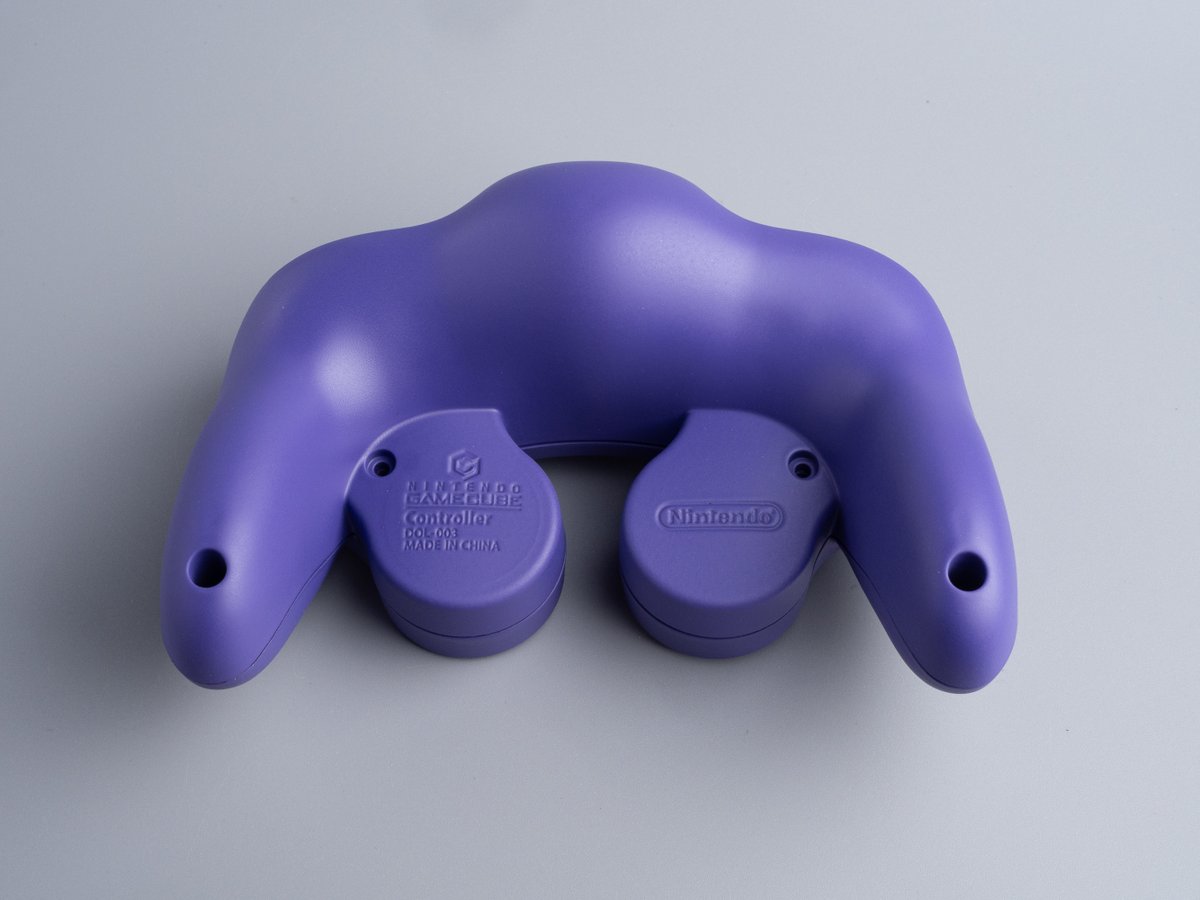 A true purple GameCube controller