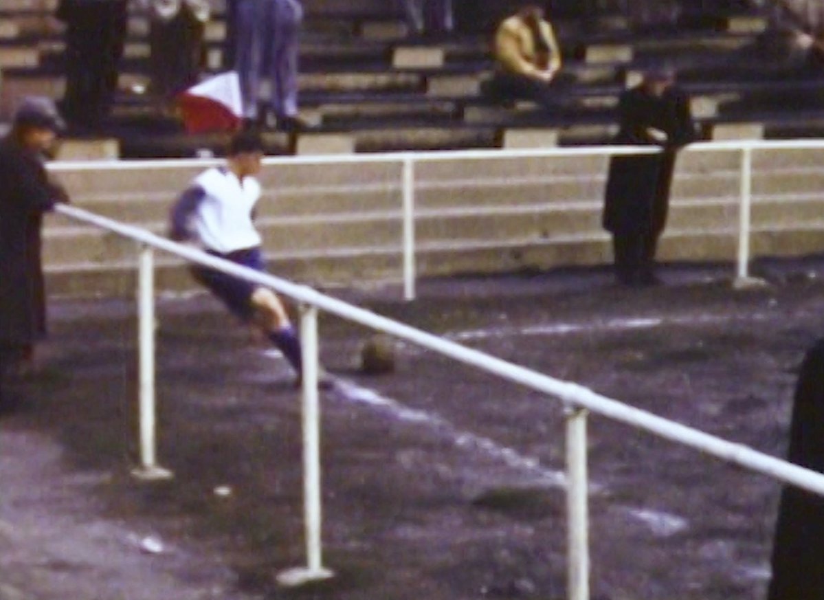 USSoccerHistory's tweet image. Rare color footage of New York German Hungarians in German American League play vs. an unidentified team at Metropolitan Oval ca. 1953-1955 @ussoccer @soccerhof
youtu.be/GPm909f9Huc