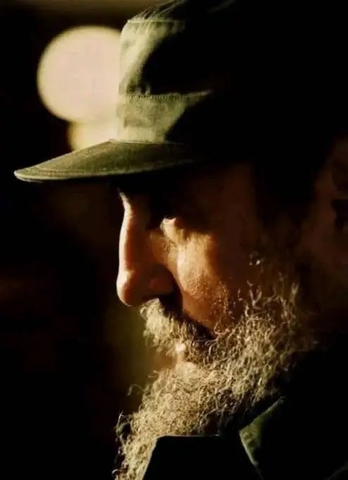 “...Los pueblos no creen ni pueden creer en la gente q se equivoque con frecuencia; los pueblos no creen ni pueden creer en gente ciega. Y los que conduzcan a los pueblos al error o al fracaso sean quienes sean, cualquiera de nosotros, hay q prescindir de ellos inmediatamente..."