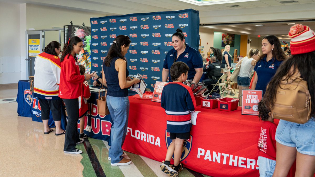 FlaPanthersCARE's tweet image. The @FlaPanthers Summer Reading Tour presented by @amazon kicked off at Southwest Regional on Tuesday!
Next stop: Sunrise Dan Pearl on Friday at 11am 😺📚
See you there » flapanthers.co/srt25