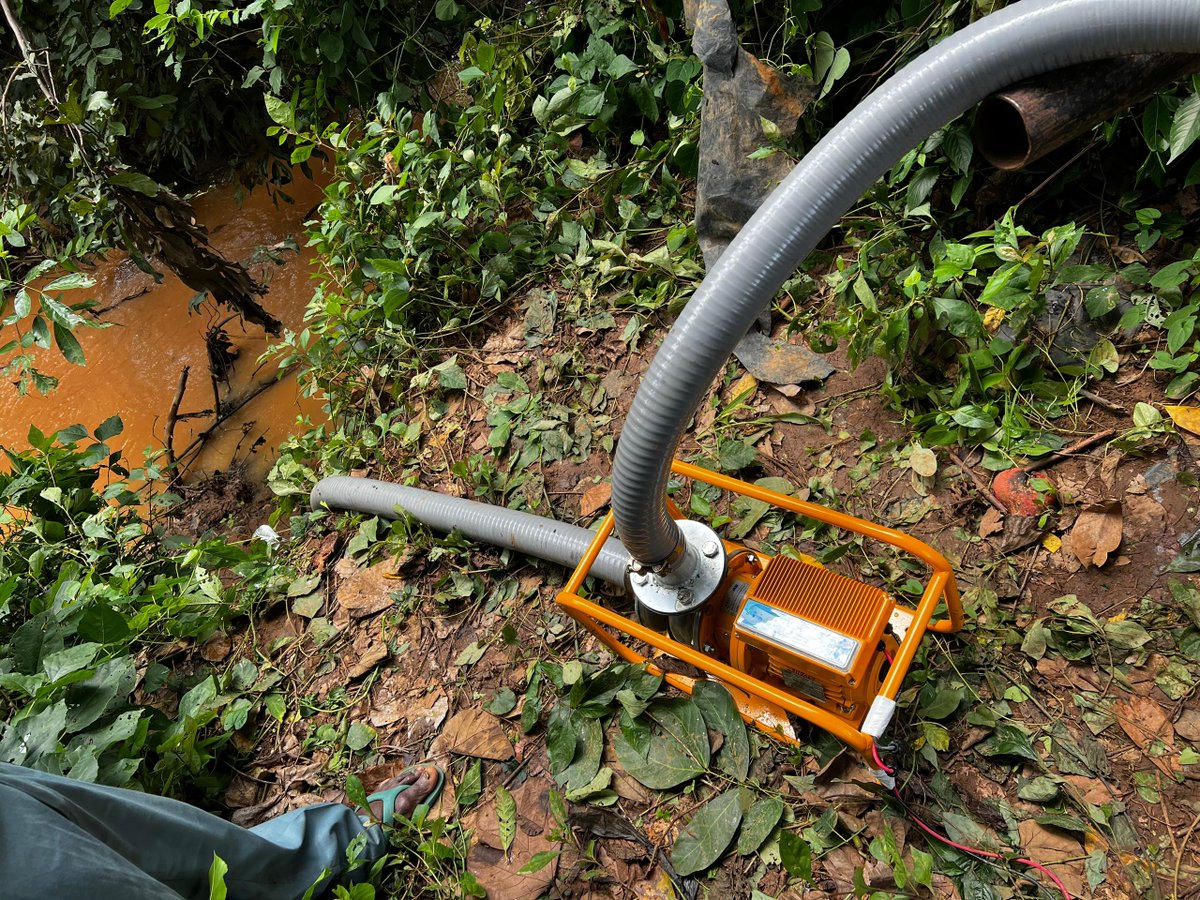 🌞 The surface solar pump for any surface water source! 🏞️

Designed to replace petrol/diesel water pumps, the 2 HP sunlight pump has a compact design with electronic controller on top of the motor and an aluminium frame that makes it easy to place nearly everywhere ✅