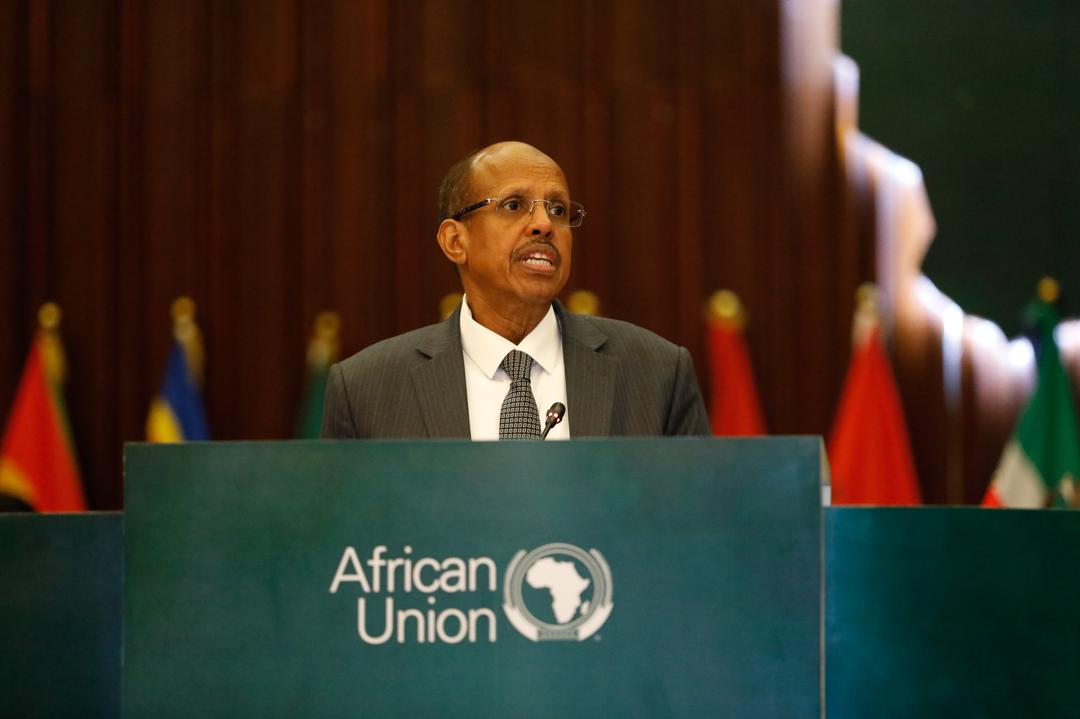 African Union (@_africanunion) on Twitter photo Discours du Président de la Commission de l'Union africaine, SE Mahmoud Ali Youssouf <a href="/ymahmoudali/">Mahmoud Ali youssouf</a>, lors de la Cérémonie d'ouverture de la 47ème session ordinaire du Conseil Exécutif. 7th #AUMYCM
Lire @ au.int/en/speeches/20… Discours du Président de la Commission de l'Union africaine, SE Mahmoud Ali Youssouf <a href="/ymahmoudali/">Mahmoud Ali youssouf</a>, lors de la Cérémonie d'ouverture de la 47ème session ordinaire du Conseil Exécutif. 7th #AUMYCM
Lire @ au.int/en/speeches/20…
