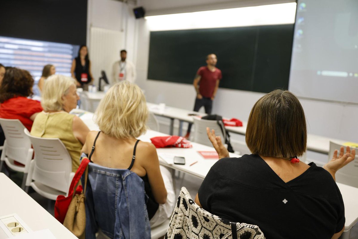InclusioCat's tweet photo. 📸 Algunes imatges de les comunicacions orals del congrés!
💬 I tu, com estàs vivint el congrés?
Quines idees t’estan inspirant més?
🔗 Comparteix la teva experiència i etiqueta les teves publicacions amb #inclusiocat! https://t.co/cWysDYzDcu