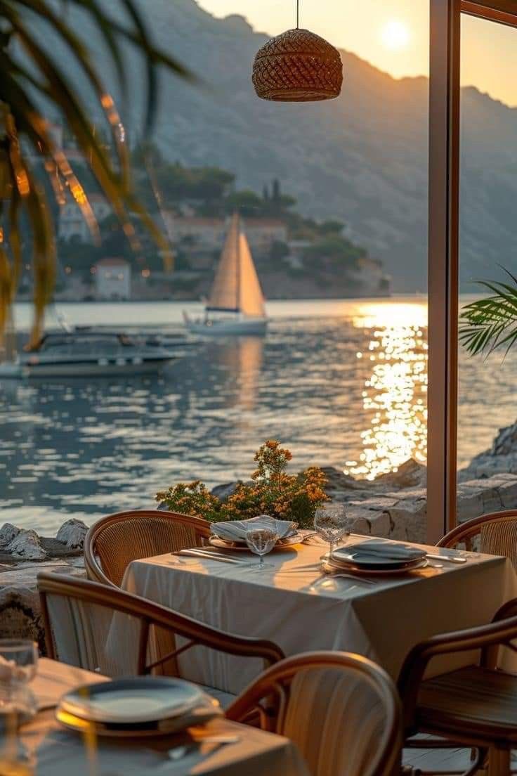 aşık olduğun kişiyle tatile çıkıp böyle bir yerde romantik bir akşam yemeği yemek..