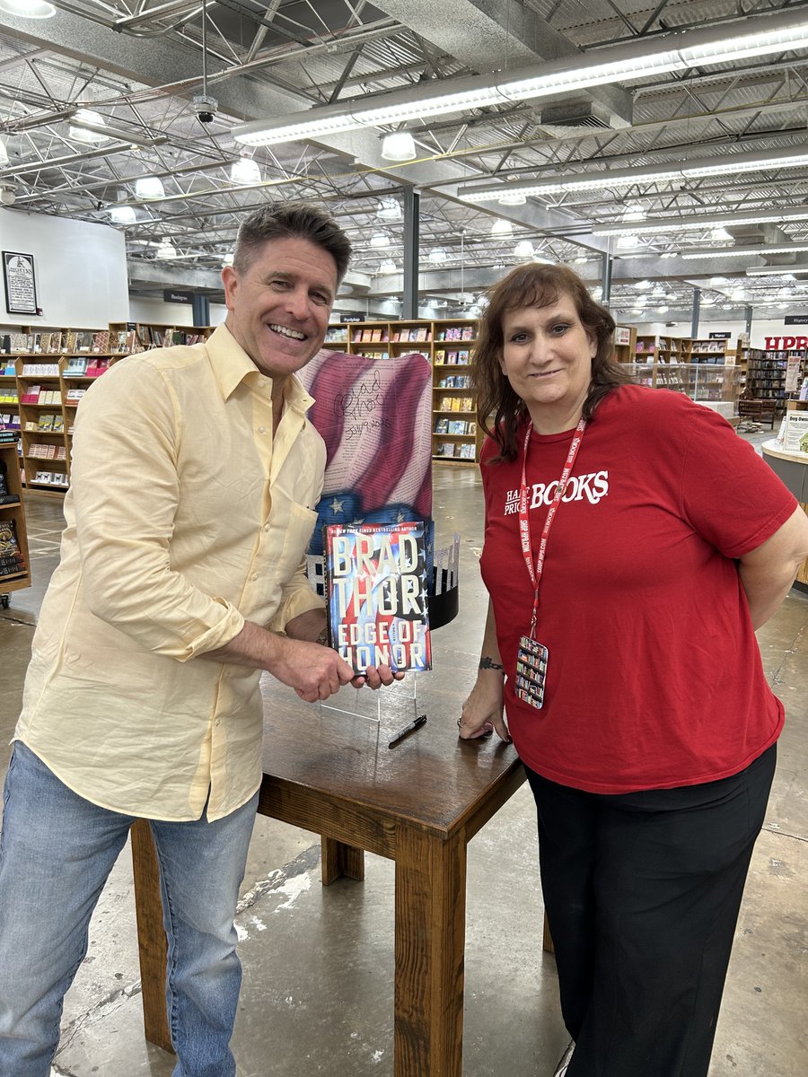 Atria Mystery Bus tweet media