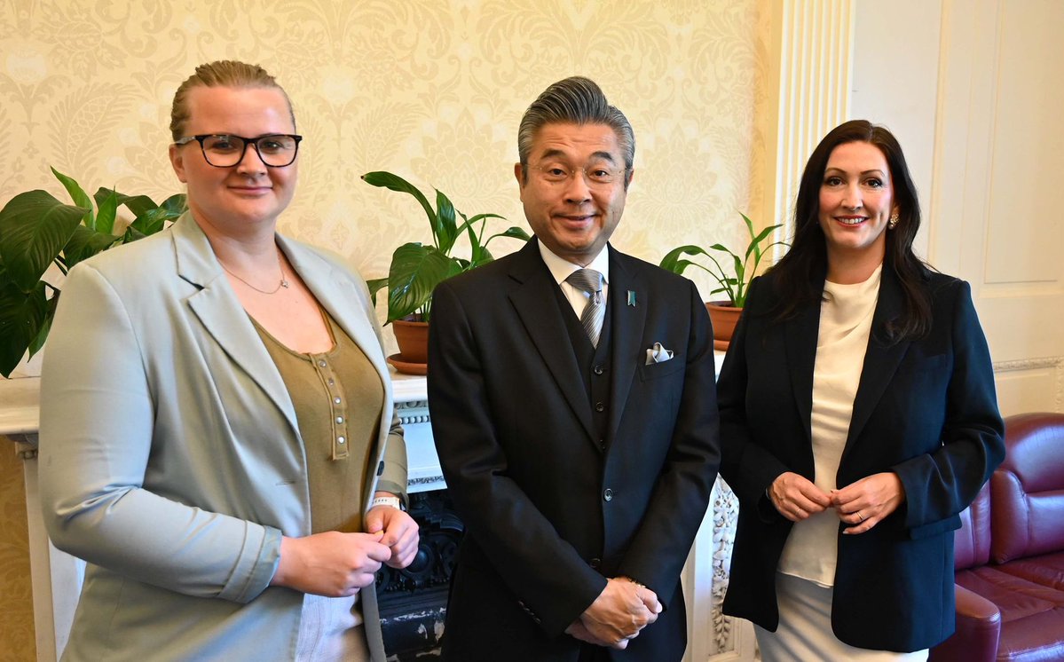 niexecutive's tweet image. Deputy First Minister Emma Little-Pengelly and Junior Minister Aisling Reilly welcomed the Japanese Ambassador to the UK, Hiroshi Suzuki to Stormont Castle. @AmbJapanUK is on a three-day visit to Northern Ireland and discussions focused on trade and investment, including the…