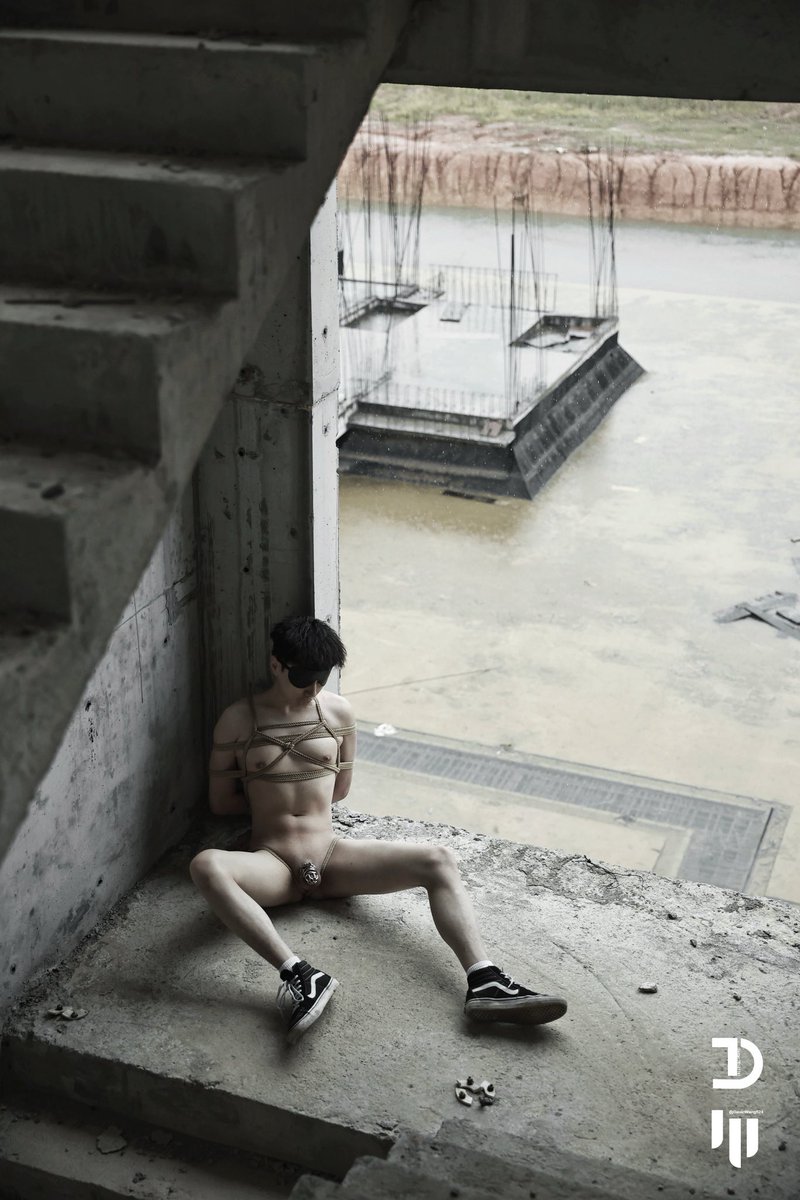 蒙着眼可以战胜恐惧

🪢：<a href="/xingguangsheng1/">星光</a> 
📷：<a href="/GavinWang524/">🌈 忘川</a>