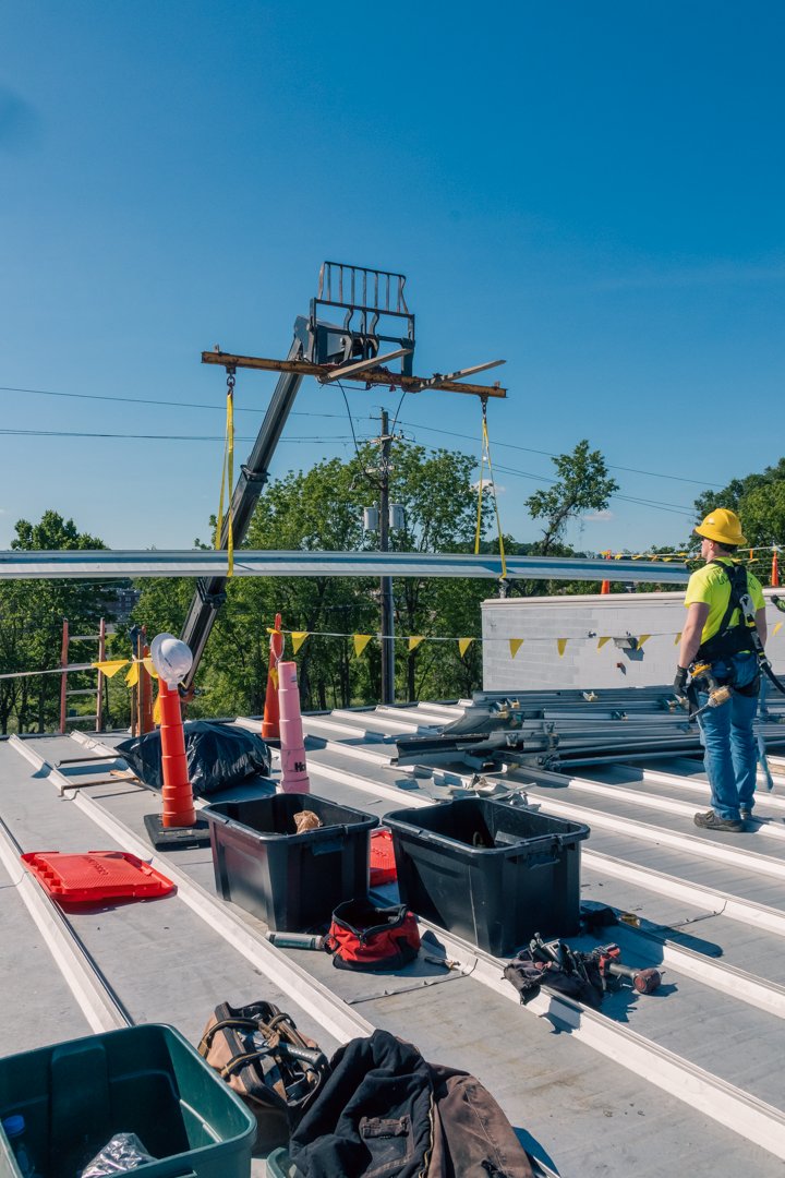 “Built to Last: Metal Roofing at Work! 🛠️

#MetalRoofing #RoofingExperts #QualityInstallation #BuiltToLast #SafetyFirst #CommercialRoofing #Craftsmanship”