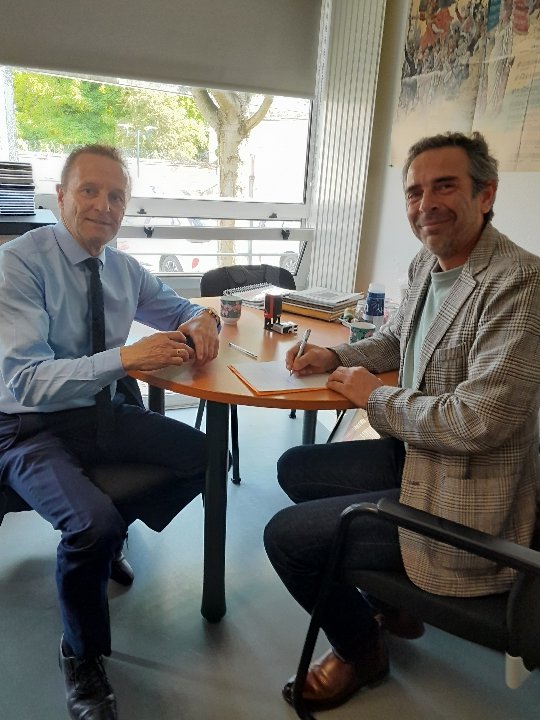 🤝 Le mardi 13 mai 2025, une convention de partenariat a été signée entre le Centre pénitentiaire de Caen et le Barreau de Caen, représentés respectivement par Monsieur le Directeur Jean-Luc GOLOB et Monsieur le Bâtonnier Nicolas TOUCAS.

#Partenariat #CPCaen #BarreauDeCaen