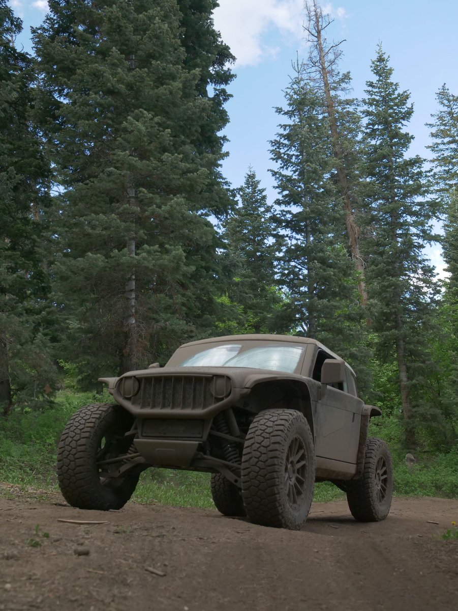 Paint your Brawley in dirt and still step out spotless. 

Reserve yours now at buff.ly/zZ92fxA 
Link in bio.

#Vanderhall #Brawley #VanderhallBrawley #offroad #utv #ev #electric #fullyenclosed #offroading #powersports #nature
