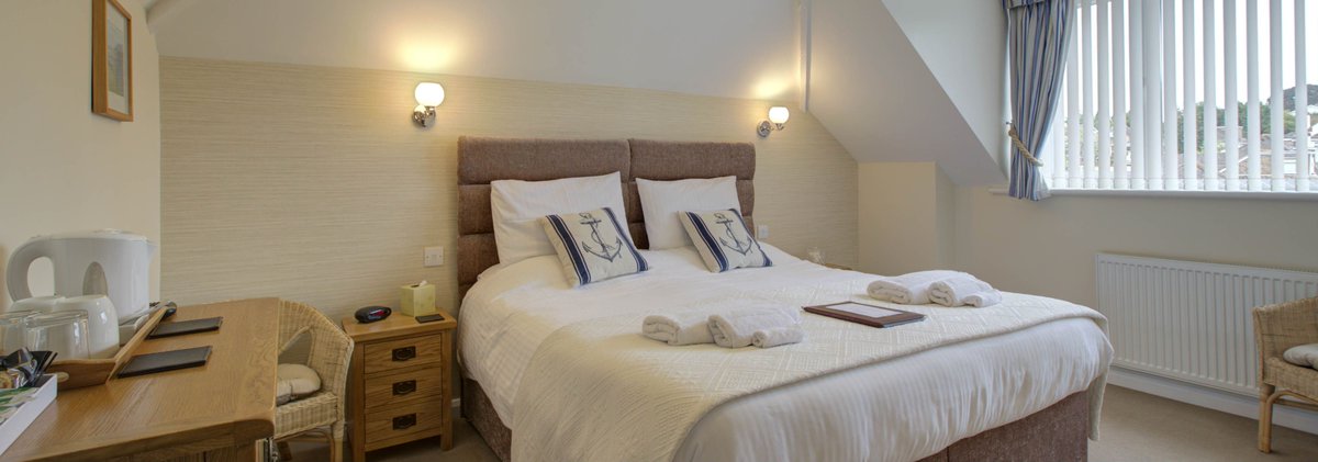 TheBBDirectory's tweet image. Looking for a cosy coastal escape in South Devon? Fair Winds Guest House in the fishing town of Brixham offers comfortable, welcoming and great-value B&amp;amp;B accommodation.

bandbstays.co.uk/12925

#FairWinds #Brixham #SouthDevon #CoastalBreak #ComfortAndValue #Seaside #Getaway