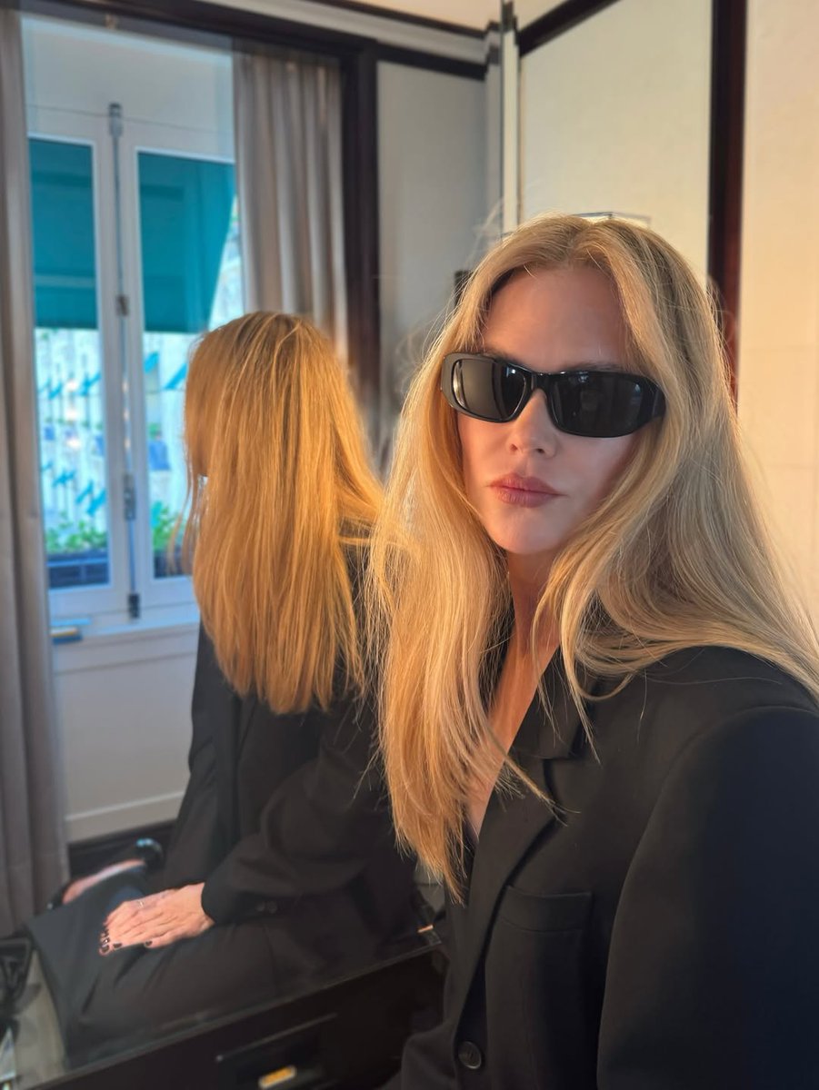 nkidmanbr's tweet image. "Whirlwind. Balenciaga. Peninsula. Obrigada a todos ❤️"
📲 Nicole Kidman via Instagram.