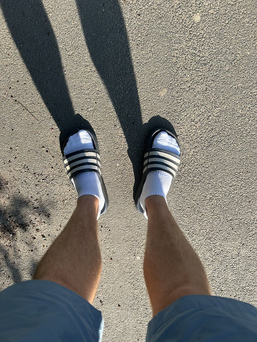 I was about to get on a train for the Liverpool International Tennis tournament recently when I realised I’d accidentally left the house like this: