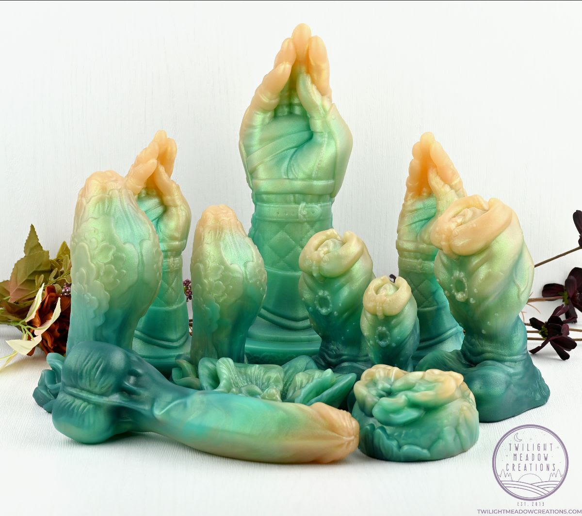 Happy Thursday folks!  
We're coming in hot with another group shot sneak peek for our drop TOMORROW, Friday July 11 20:00/8pm CEST (2pm EST)   
This sunny forest batch is all in Soft firmness!💚💛