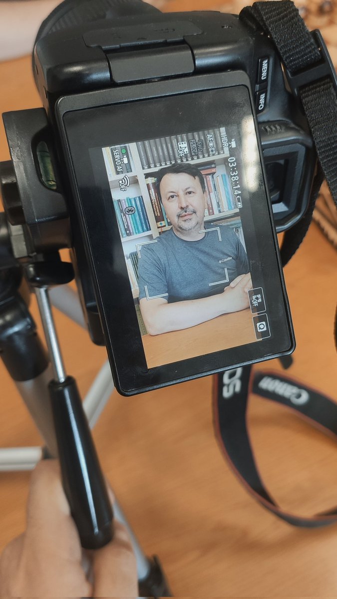 Buğra Han Yerli (@bugrahanyrl) on Twitter photo İlyas Hocamızın <a href="/ilyaskemaloglu/">Prof. Dr. İlyas Kemaloğlu</a> Youtube kanalı için yeni çekimler yaptık. 🎬
Her gün tarih alanında yeni bir kısa video yayınlanıyor. Takip için 👇🏻
youtube.com/c/ProfDrİlyasK… İlyas Hocamızın <a href="/ilyaskemaloglu/">Prof. Dr. İlyas Kemaloğlu</a> Youtube kanalı için yeni çekimler yaptık. 🎬
Her gün tarih alanında yeni bir kısa video yayınlanıyor. Takip için 👇🏻
youtube.com/c/ProfDrİlyasK…