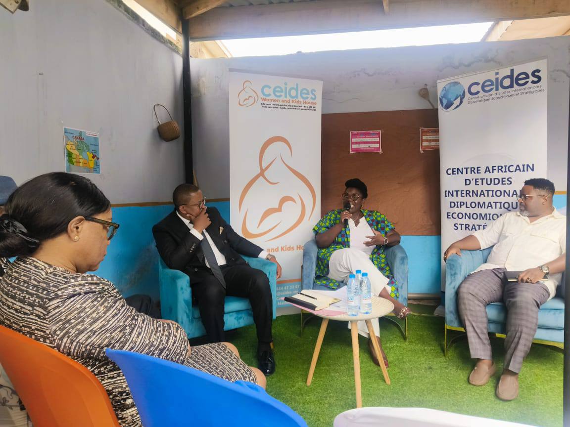 Canada au Cameroun (@canadacameroun) on Twitter photo Master Class exceptionnelle à la CEIDES Women and Kids House avec la Haut-commissaire Lorraine Anderson et le coach en leadership M. Jehu Mahautiere — un riche moment d’échange sur les soft skills et l’autonomisation. #ThinktankCeides facebook.com/share/p/1B2ih4… Master Class exceptionnelle à la CEIDES Women and Kids House avec la Haut-commissaire Lorraine Anderson et le coach en leadership M. Jehu Mahautiere — un riche moment d’échange sur les soft skills et l’autonomisation. #ThinktankCeides facebook.com/share/p/1B2ih4…