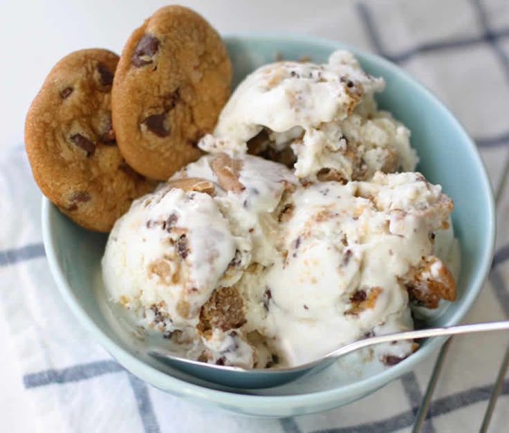 TeleMediaFr's tweet image. Qui peut résister à une glace aux cookies ❓ 
Bonne collation à tous les gourmand(e)s 
#GlaceAuxCookies #Douceur #Été