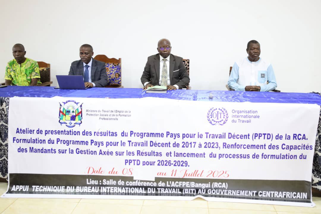 OITKinshasa's tweet photo. 🇨🇫 #RCA  | PPTD - Présentation des résultats 2017-2023, Renforcement des capacités des Mandants, et lancement du nouveau cycle 2026-2029, avec l'appui technique de @OITinfo #TravailDécent #PPTD https://t.co/xmAggYZdPB