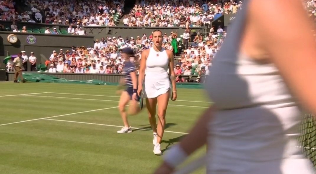 Anisimova hit the tape and didn't apologize

Sabalenka: "Why didn't you say sorry?"

Spicy.