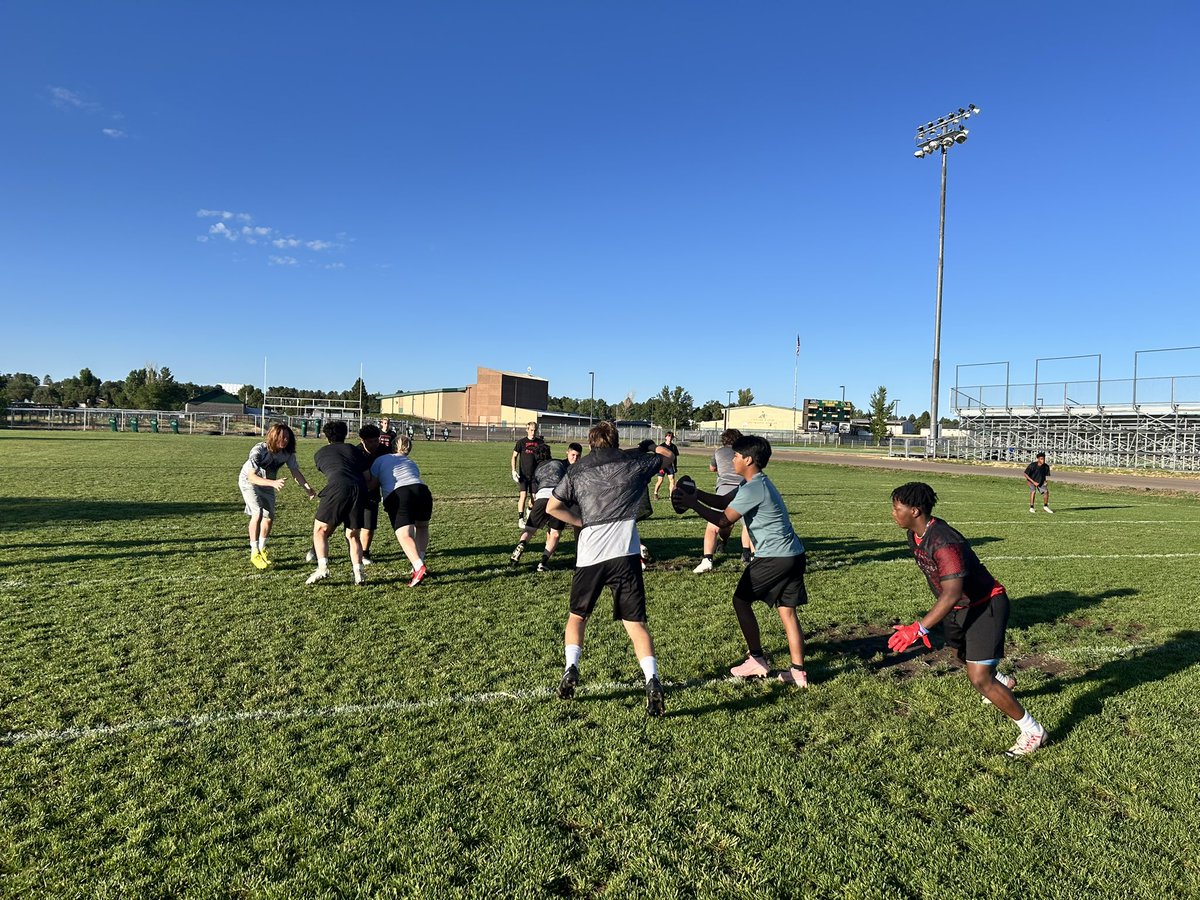 ChandlerPrep_FB's tweet image. Last practice of camp this morning! We got better with each opportunity and are looking forward to the season. Thanks to @ShowLowCougarFB for top tier hospitality