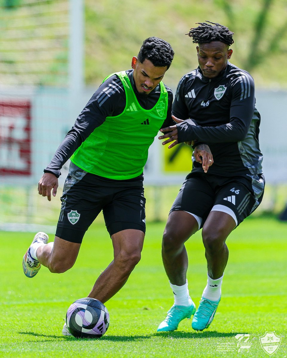 📸 | فن بناء الهجمات 🔥
#الأهلي
#صيف_بطل_النخبة