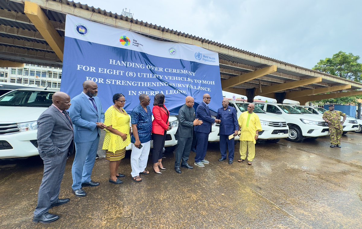 mohs_sl's tweet image. Another major boost in the fight against MPox as @DembyAustin @npha_sl just received 8 additional new vehicles from @WHOSierraLeone. These are meant to support frontline workers detect cases early, improve on response time and break community transmission of the virus.