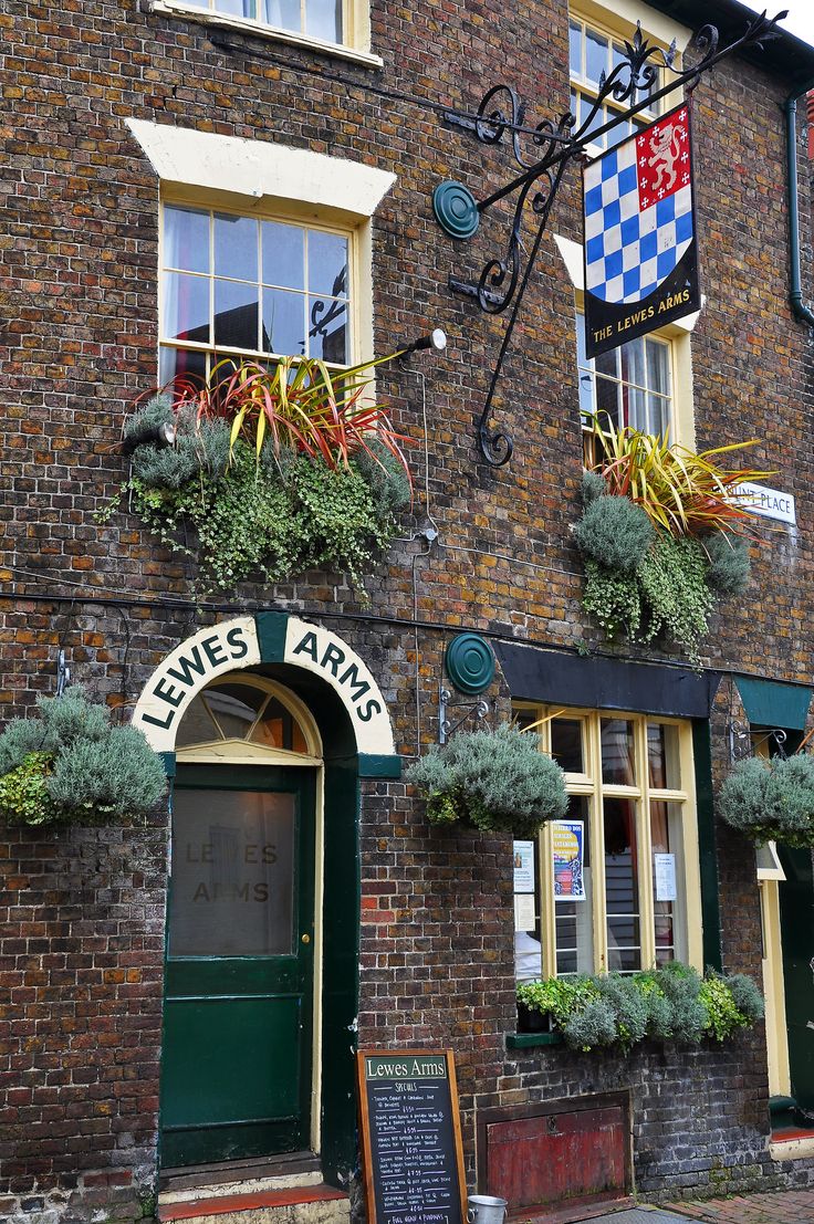 Britain's pubs are a thing of beauty.