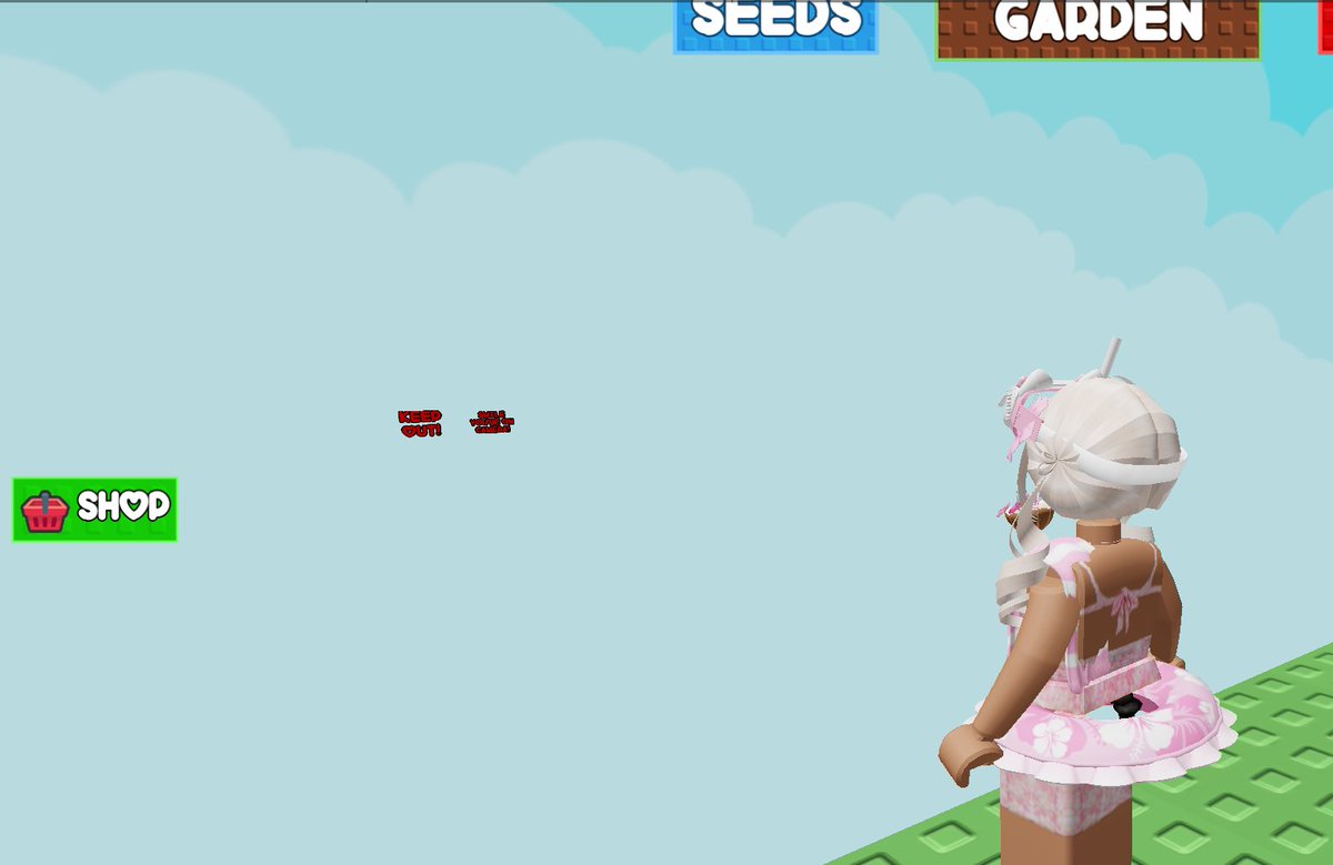 23x_v0's tweet image. The hell is this? #growagarden #ROBLOX #bug #viral