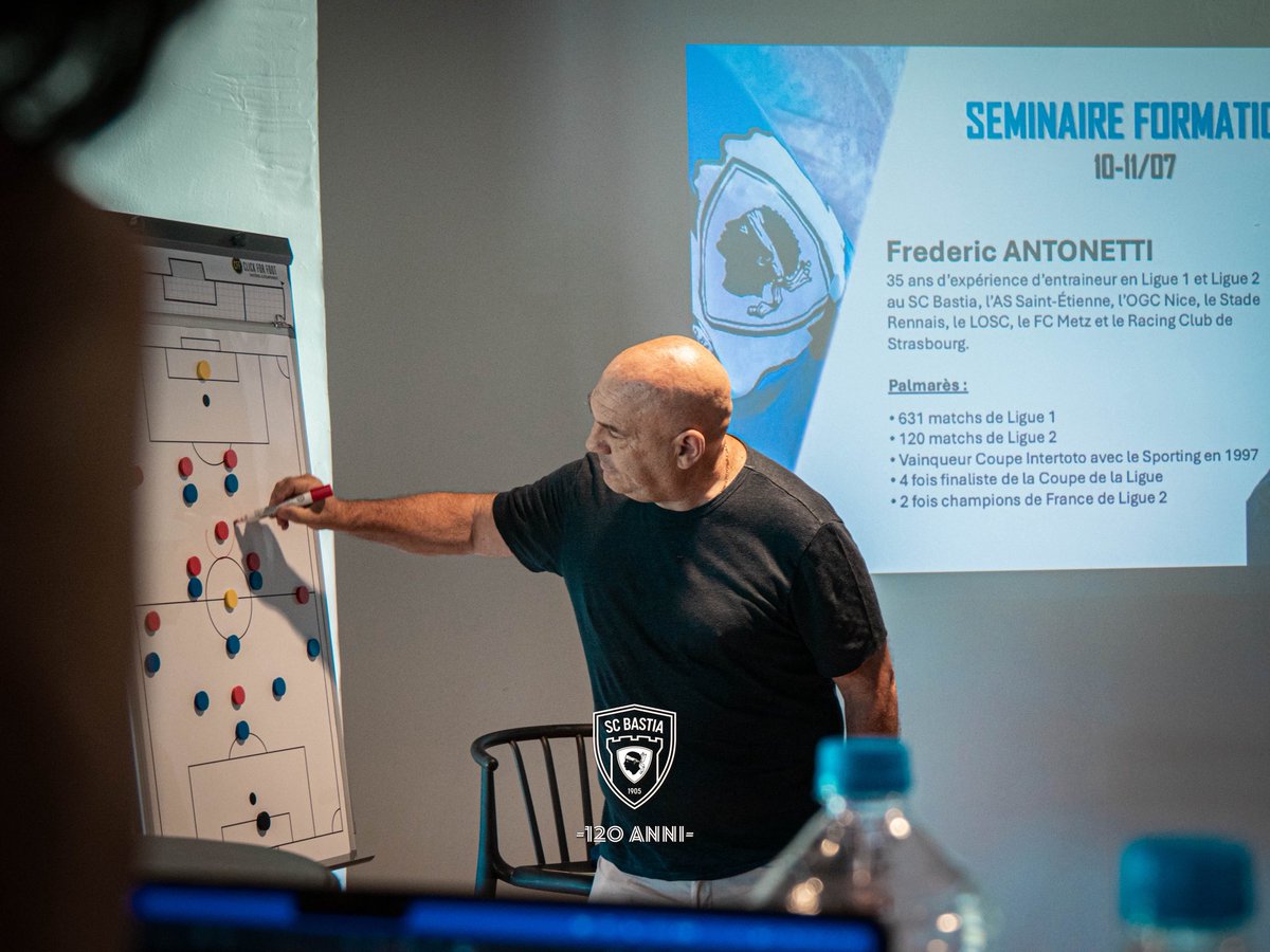 SCBFurmazione's tweet photo. À quelques jours de la reprise, les coachs de la formation se sont réunis autour de Manu Giudicelli, directeur du centre, et de Fred Antonetti.

Deux jours de séminaire rythmés par de nombreuses interventions autour de thématiques techniques, pédagogiques et organisationnelles. ⚽️