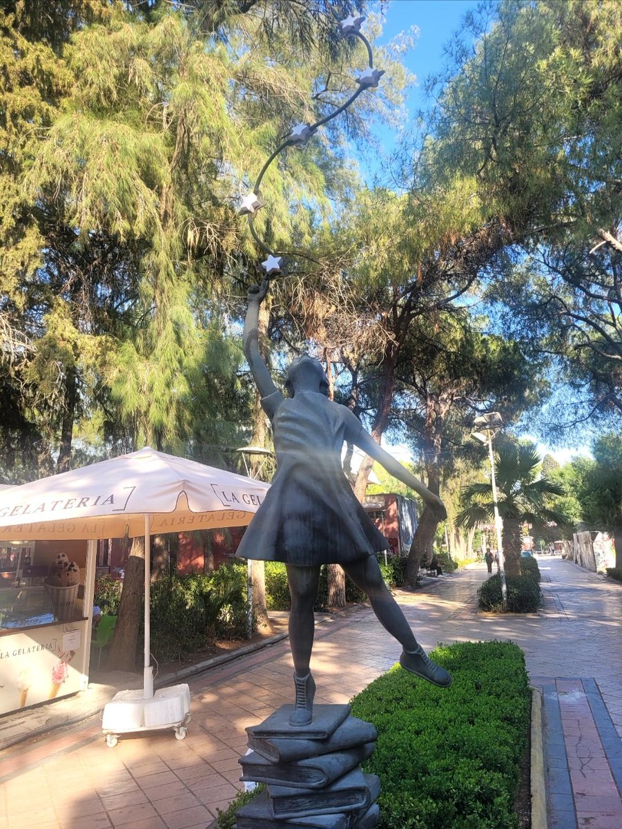 Kitapların önemini anlatan şirin bir sanat eseri..