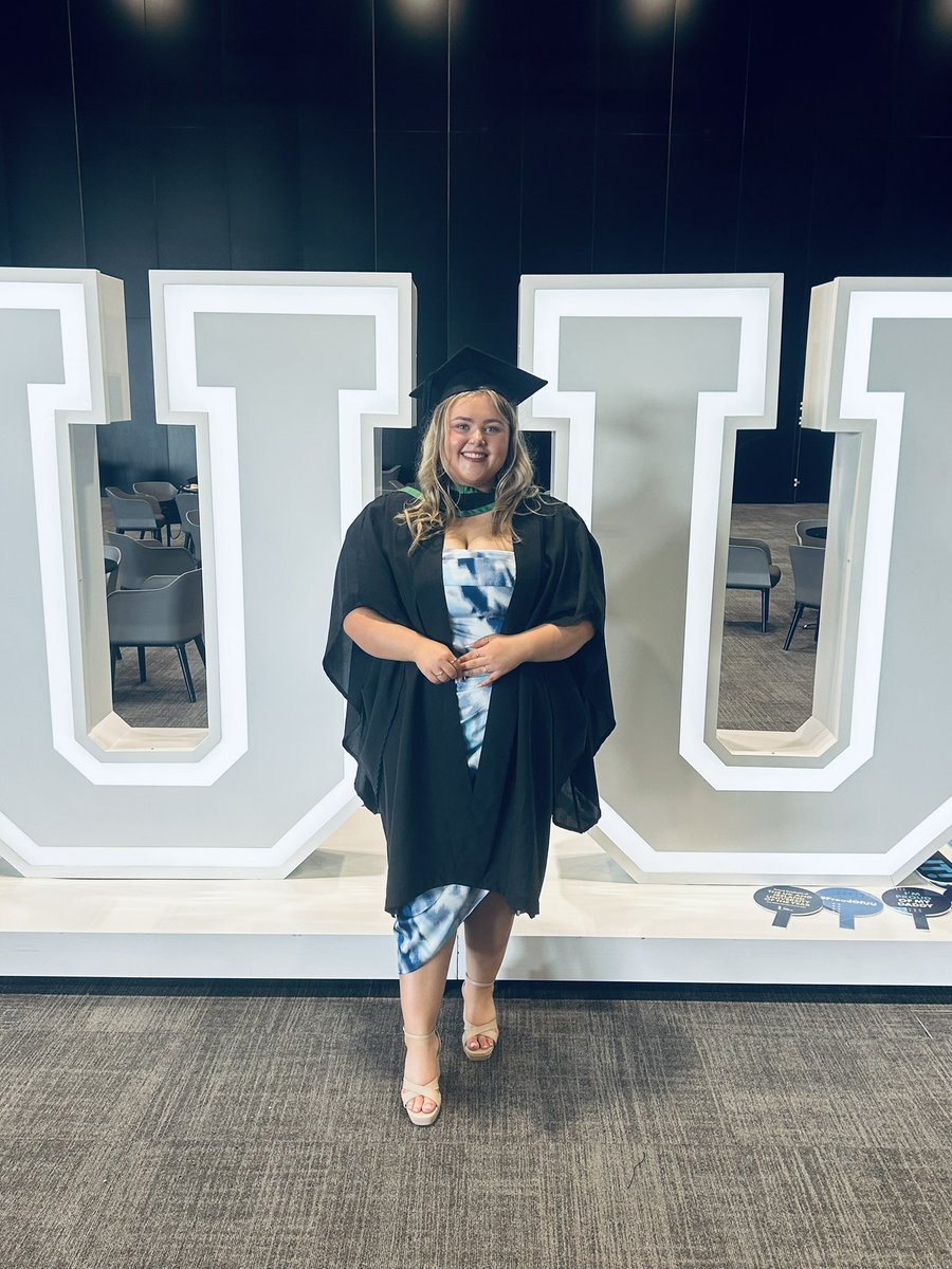 Aaliyah’s Graduation 🎓🍾🥂💖

#Classof2025 <a href="/UlsterUni/">Ulster University</a>