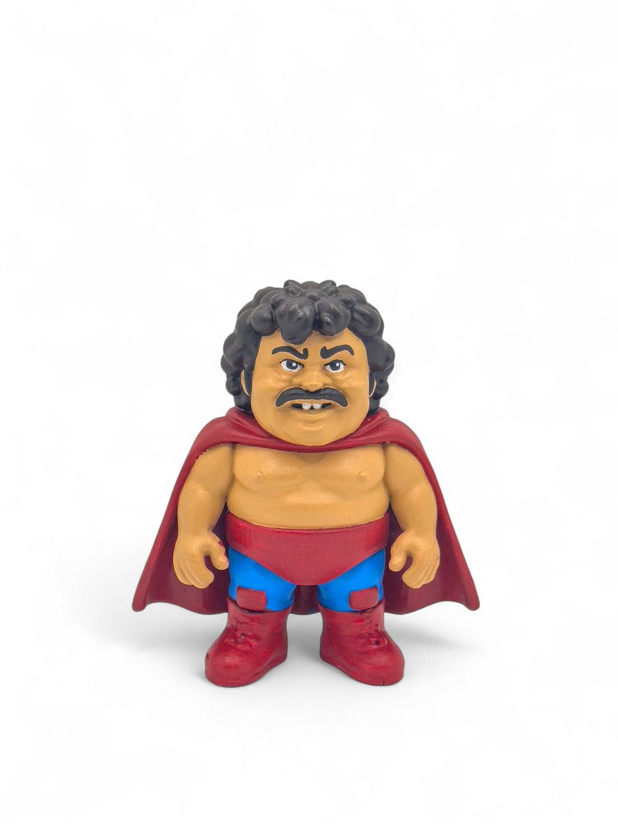 BLACKTERRY's tweet image. A gem for Nacho Libre fans: these custom figures of Nacho and Steven (yes, Esqueleto!) are insane.
Made by "Luchones Art — an artist who turns nostalgia into unique collectibles.
The details, the colors, the style… flawless.
Support his work!