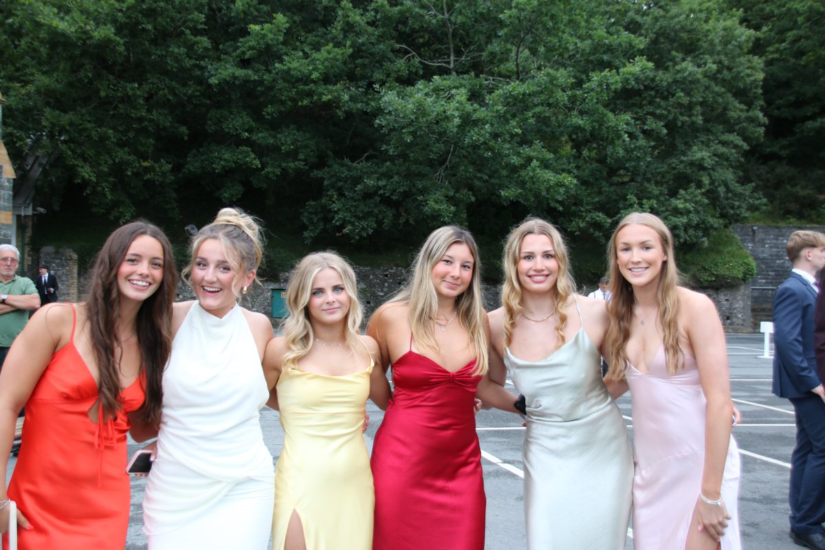 Mount Kelly tweet media