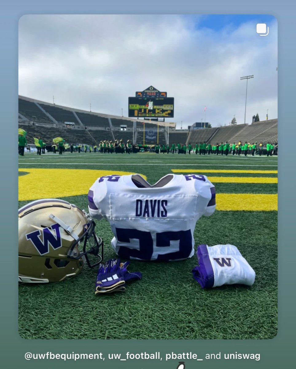 pbattle__'s tweet image. Just a reminder as the season approaches, I’m more than glad to accept collab invites and to help promote any uniform related content! From team’s and/or EQ staffs of all levels, I love to highlight the efforts of the teams behind the teams, and want to help play a role in…