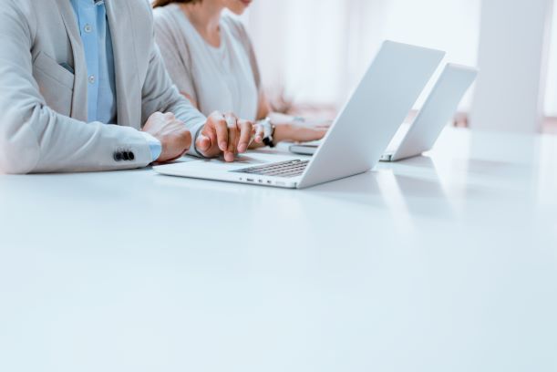 GSAOSDBU's tweet image. TRAINING: On JUL 18, join the @GSAOSDBU webinar “How to do Business with GSA'' for a brief overview of @USGSA’s small business resources. Find out more & register: gsa.zoomgov.com/webinar/regist… #SmallBusiness