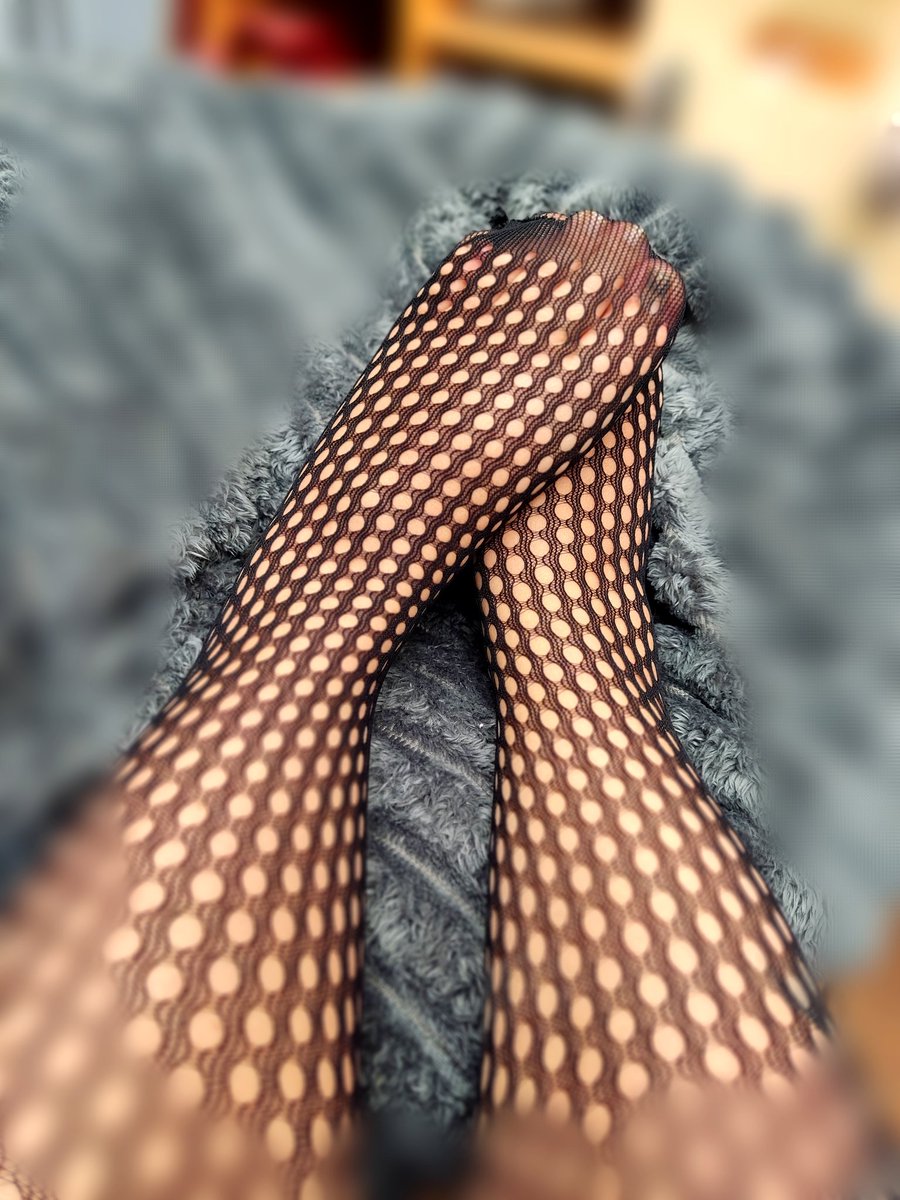 carter_lea35's tweet photo. Ich hab da was in meinem Schrank gefunden 😱🙈😊 gefällt es euch? #füße #socken #fussfetisch #sockenliebe https://t.co/31gnaRdZ5G