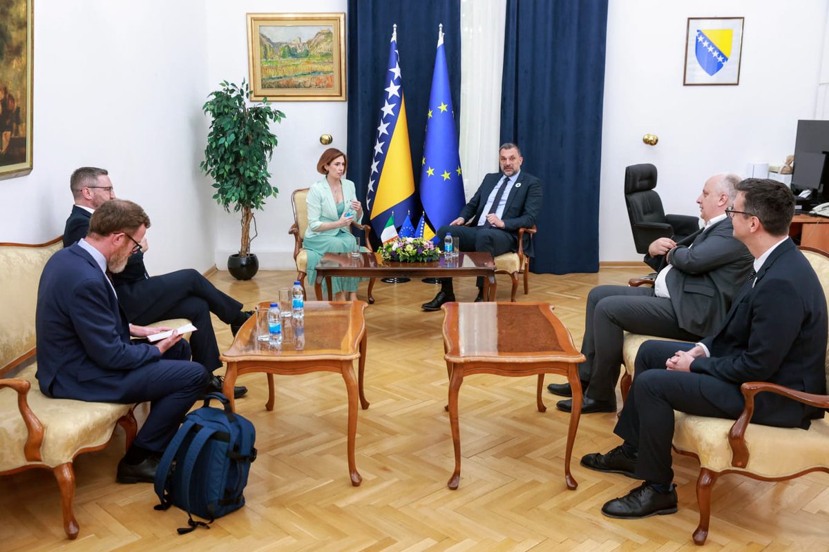 Ministry of Foreign Affairs of BiH 🇧🇦 (@mfa_bih) on Twitter photo Minister of Foreign Affairs <a href="/DinoKonakovic/">Elmedin Dino Konaković</a> met with Irish Minister of State <a href="/1Hildegarde/">Hildegarde Naughton</a> to discuss strengthening friendly 🇧🇦🇮🇪 relations and economic ties.
Minister Konaković welcomed Ireland’s continued support for BiH’s EU path and expressed deep gratitude for Ireland’s Minister of Foreign Affairs <a href="/DinoKonakovic/">Elmedin Dino Konaković</a> met with Irish Minister of State <a href="/1Hildegarde/">Hildegarde Naughton</a> to discuss strengthening friendly 🇧🇦🇮🇪 relations and economic ties.
Minister Konaković welcomed Ireland’s continued support for BiH’s EU path and expressed deep gratitude for Ireland’s