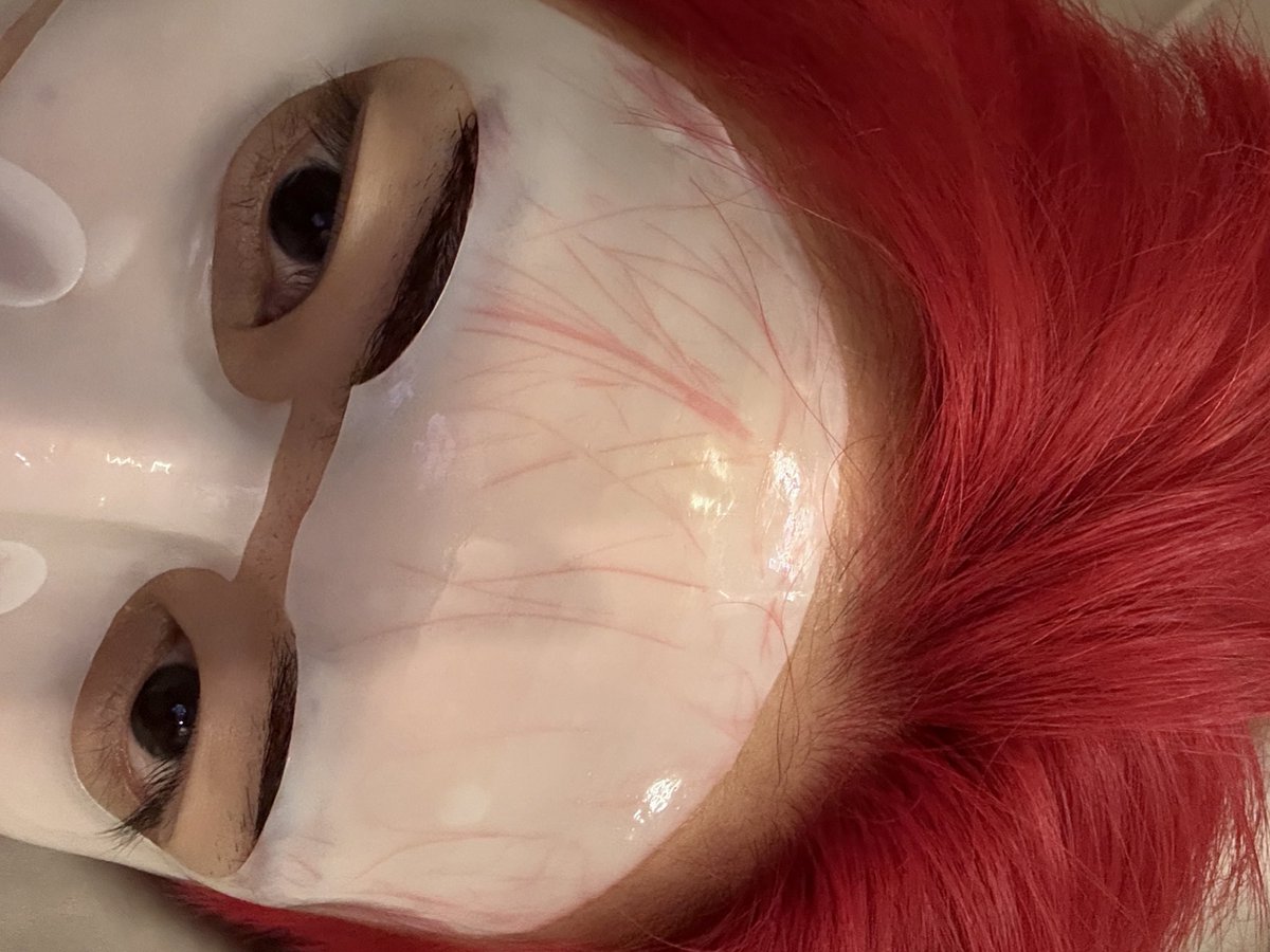 jungwboo_'s tweet photo. สีแดงซึมเข้าผิวหน้าเรียบร้อย 🙉❤️ https://t.co/6C4xhyoDfS