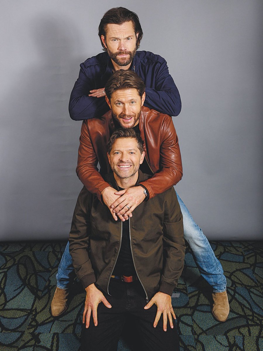 jackyharder's tweet photo. Happy anniversary 20 year 💖🤩 
More new photos with @TVGuideMagazine 🤩 

@JensenAckles 💙🫶🏻
@jarpad ❤️🫶🏻
@mishacollins ♥️🫶🏻

#jensenackles #jaredpadelecki #mishacollins  #spnfamily https://t.co/mQcTgDpjU4
