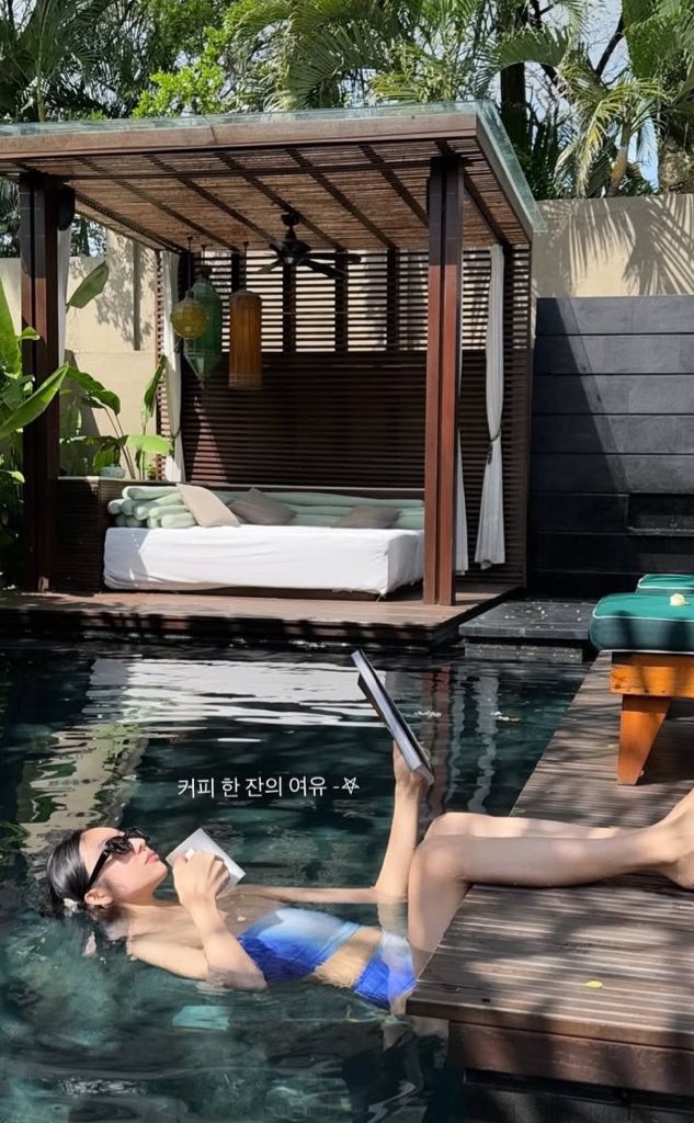 songsofjane's tweet photo. yes, we had very different ideas of 
“let’s take a dip in the water.” https://t.co/NgLBPkivgs
