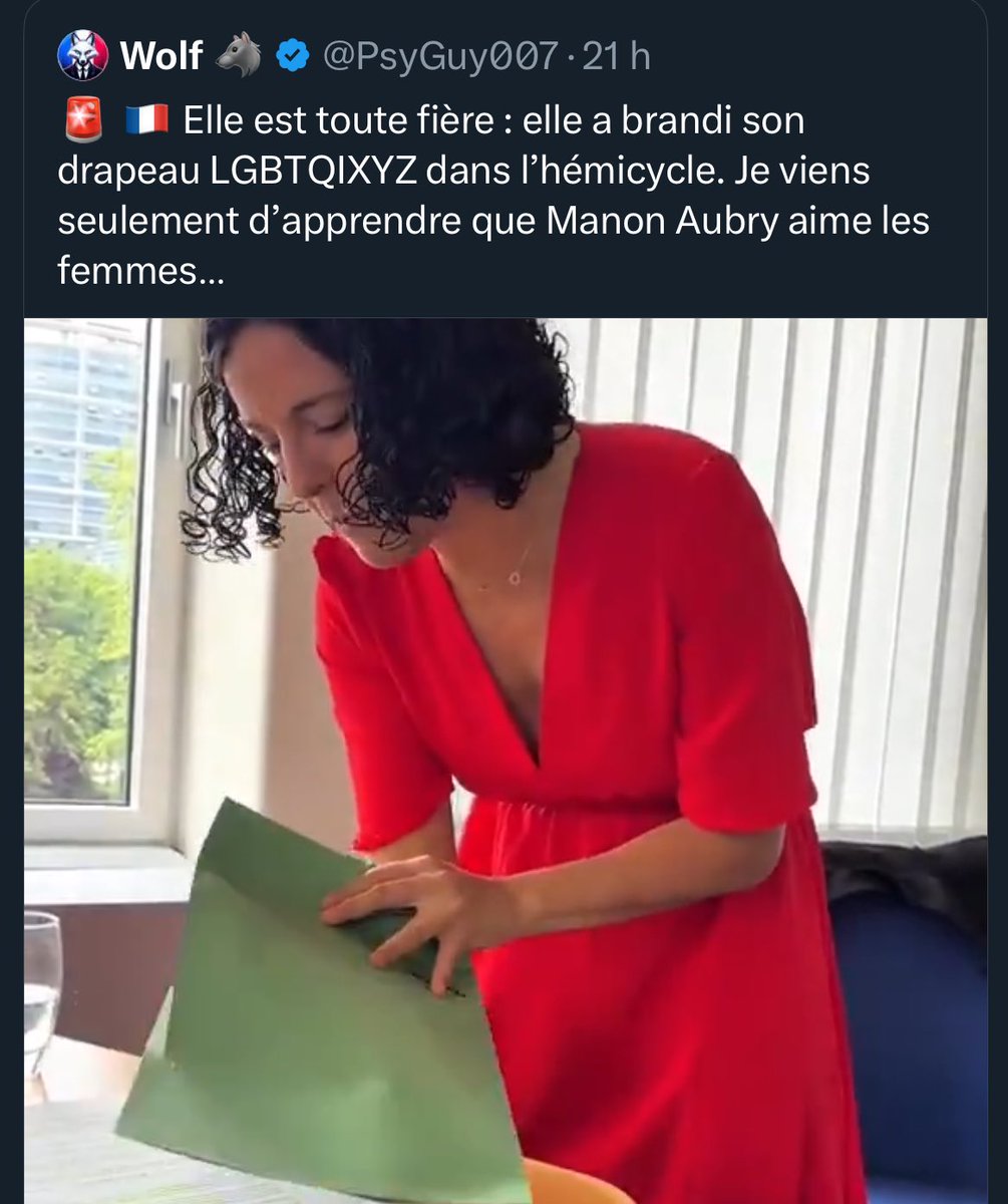 « Je viens seulement d’apprendre qu’elle aime les femmes »

Quand les LGBT le disent dès le début, vous dites qu’ils veulent être élus uniquement pour ça.
Quand ils ne « le hurlent pas sous les toits », vous faites encore les choqués.

L’extrême droite est un poison