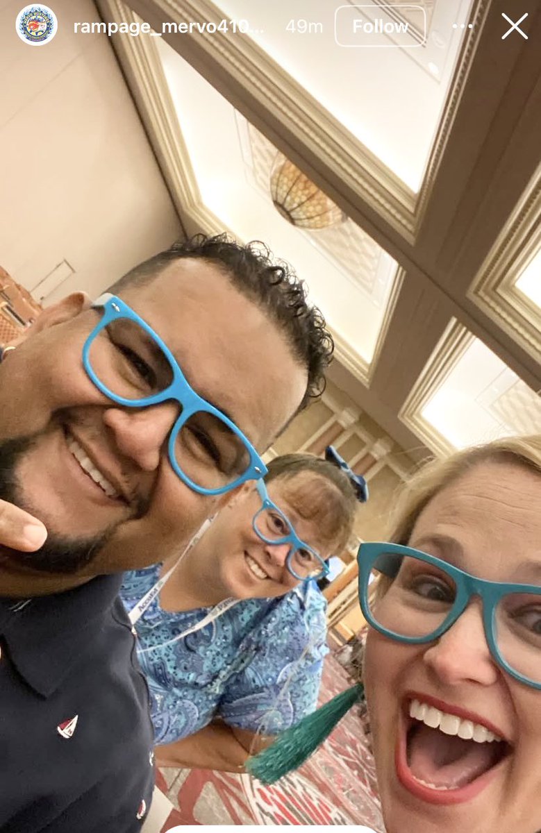KatieKinder1's tweet photo. Come laugh, learn, get some teal glasses, and maybe win a prize at 10am, Augustus V #innovativeschoolssummit #katiekinderfromokc Vegas, Baby! #hooklineandsinker Engagement Strategies 🩵🩵🩵🩵 https://t.co/S2s8o5ISl7